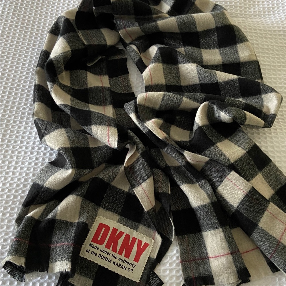 🆕 DKNY Blanket Scarf Wrap